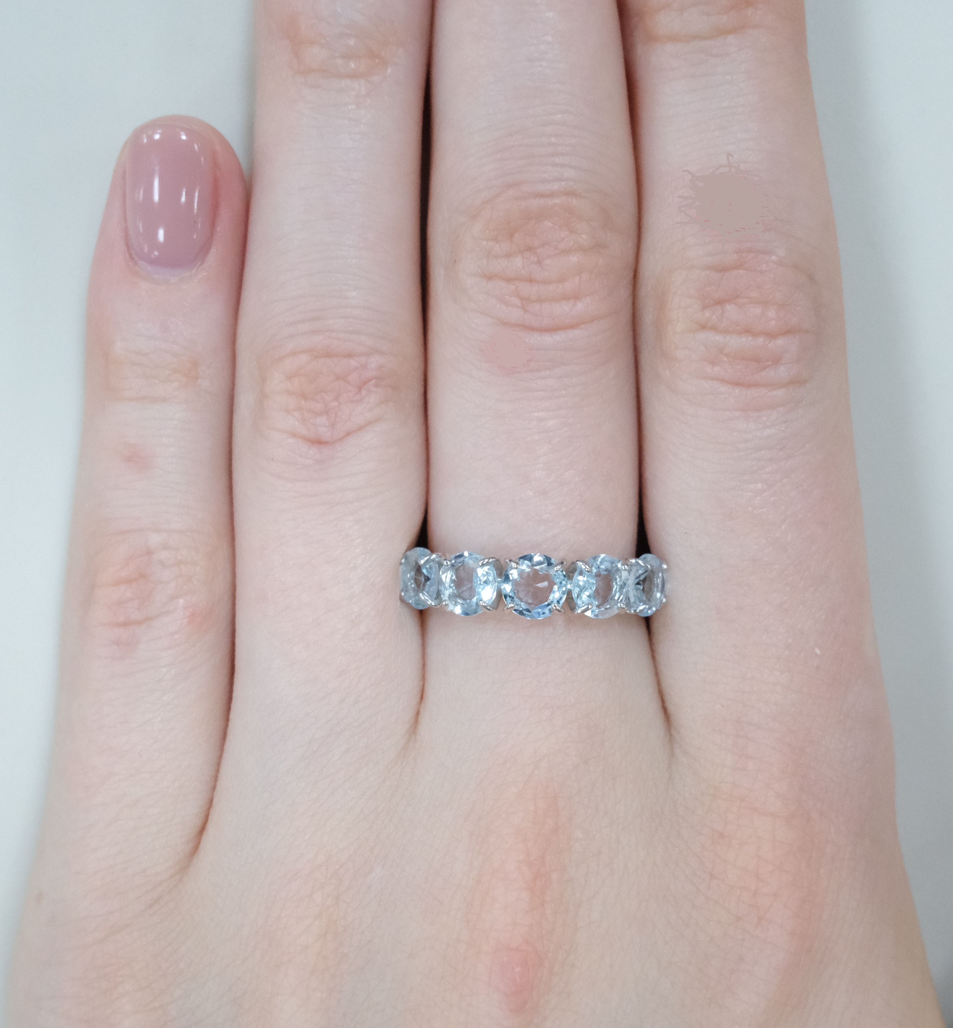 Серебряное кольцо с топазами